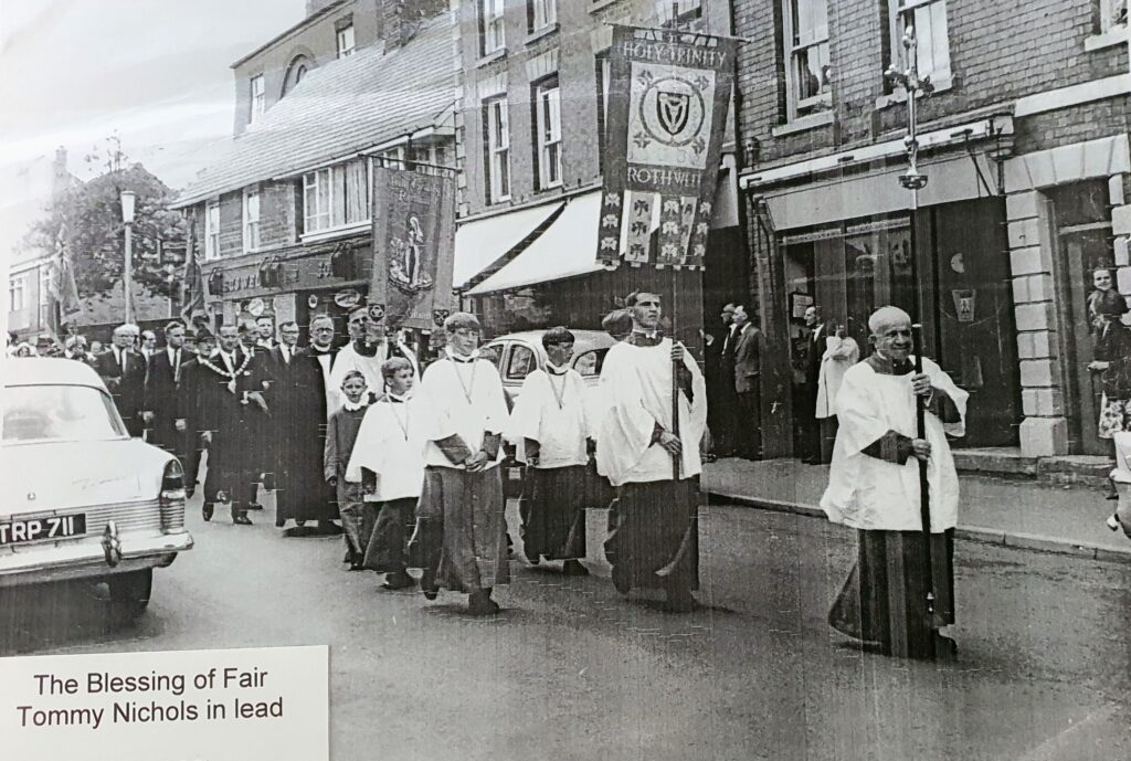 
circa 1960???
Tommy Nichols (who passed away in 1982) leading the Procession
Photo © Unknown. Gifted to Rothwell Arts & Heritage Centre