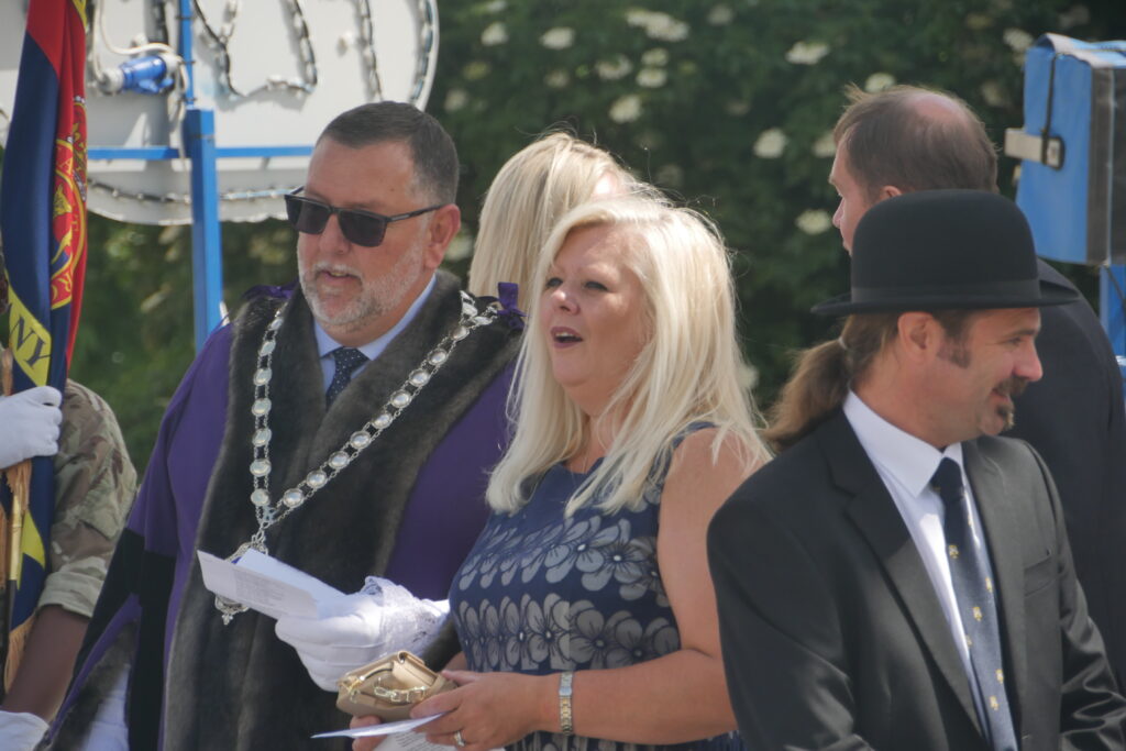 2022
Aboard Raymond Pearson's Euro Flyer
Mayor Karl Sumpter, his wife, Julie Sumpter, Ian Dudley (Rowell Fair Society), Philip Hollobone (in background)
2022's Blessing of the Fair
© 2022 Geoff Davis